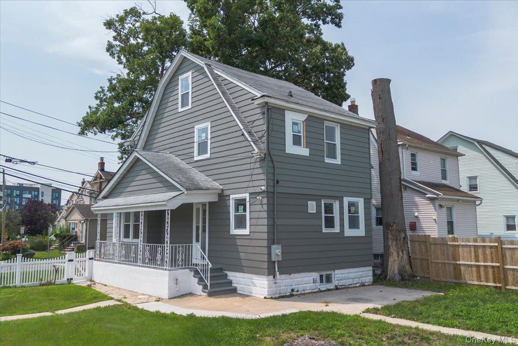 17 Sapir Street, Valley Stream, NY 11580 — photo 4