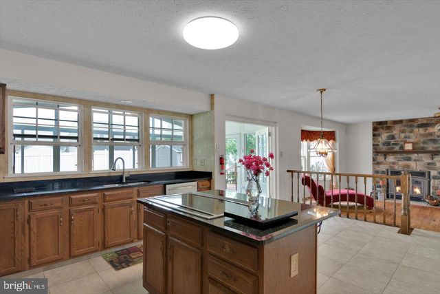 197 ABERDEEN RD, Williamstown, NJ 08094