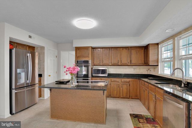 197 ABERDEEN RD, Williamstown, NJ 08094