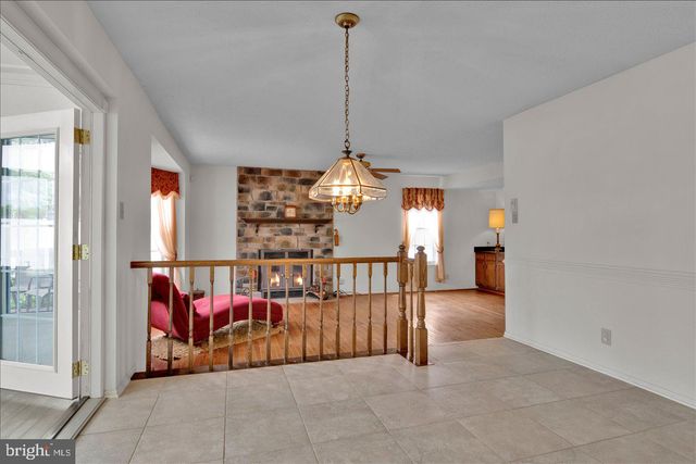 197 ABERDEEN RD, Williamstown, NJ 08094