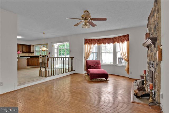 197 ABERDEEN RD, Williamstown, NJ 08094