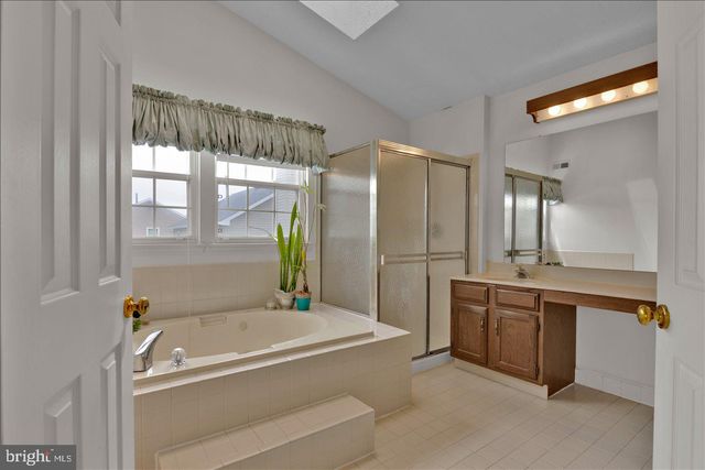 197 ABERDEEN RD, Williamstown, NJ 08094