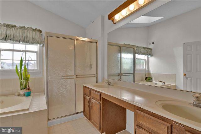 197 ABERDEEN RD, Williamstown, NJ 08094