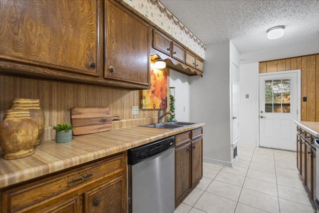 207 Grass Knoll Drive, Hideaway, TX 75771