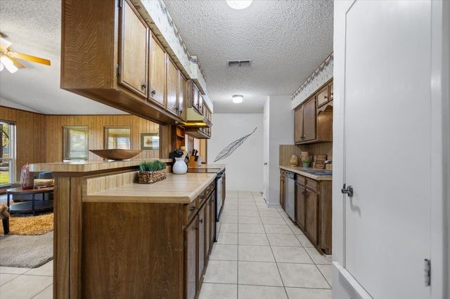 207 Grass Knoll Drive, Hideaway, TX 75771