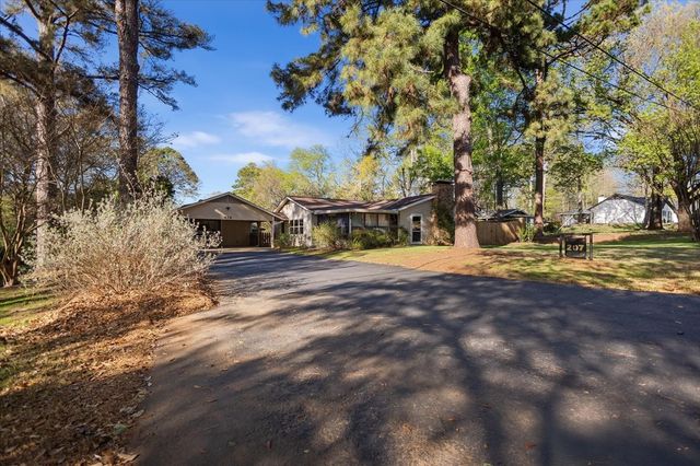 207 Grass Knoll Drive, Hideaway, TX 75771