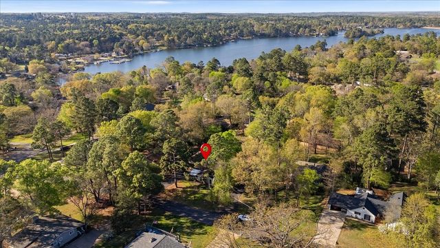 207 Grass Knoll Drive, Hideaway, TX 75771