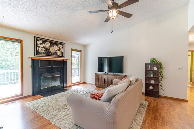 12 Mayfair Drive, Bella Vista, AR 72715