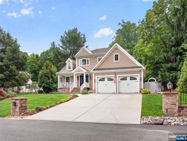 444 Lake Road, Wyckoff, NJ 07481