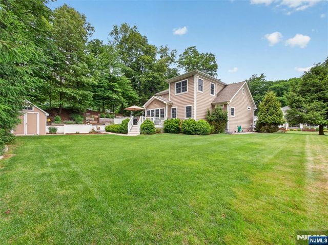 444 Lake Road, Wyckoff, NJ 07481