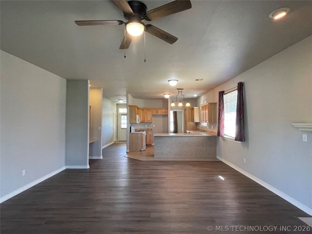 420 N Hughes Avenue, Morris, OK 74445