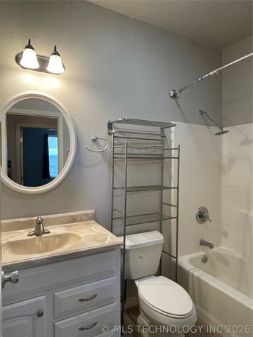 420 N Hughes Avenue, Morris, OK 74445