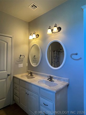 420 N Hughes Avenue, Morris, OK 74445