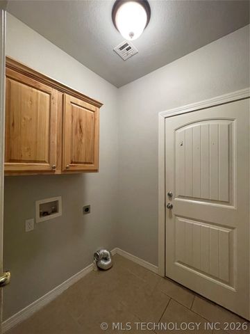 420 N Hughes Avenue, Morris, OK 74445