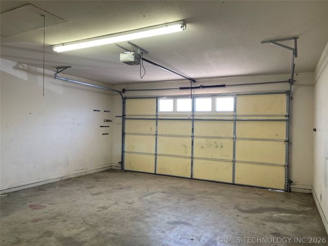 420 N Hughes Avenue, Morris, OK 74445