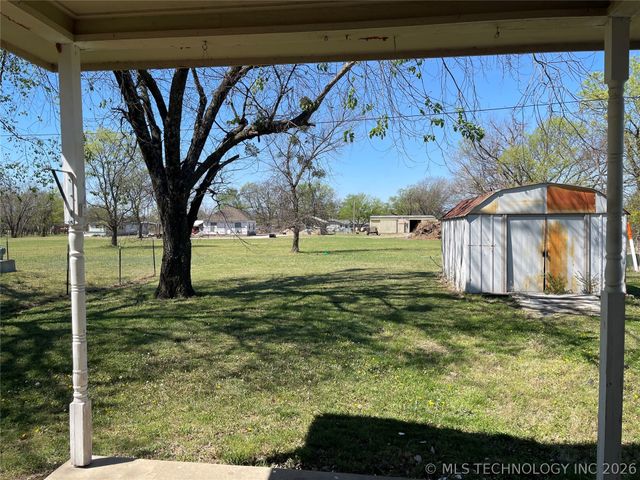 420 N Hughes Avenue, Morris, OK 74445