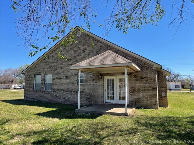 420 N Hughes Avenue, Morris, OK 74445