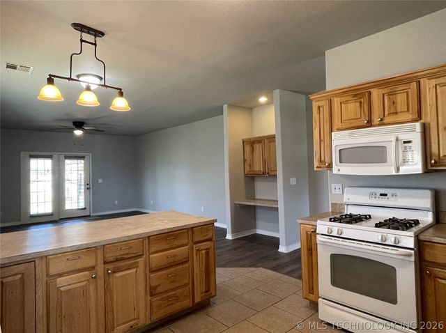 420 N Hughes Avenue, Morris, OK 74445