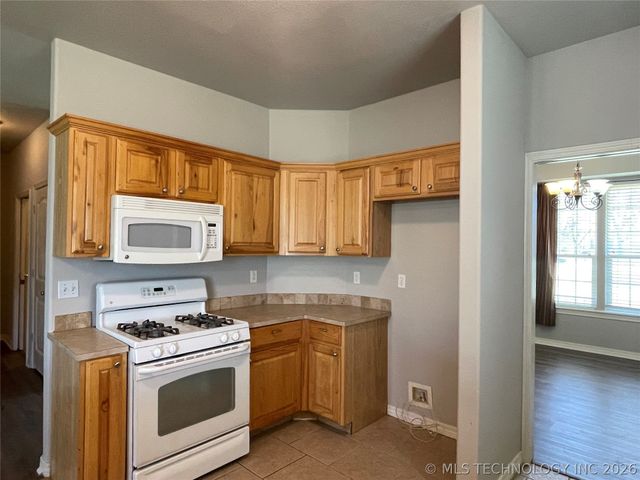 420 N Hughes Avenue, Morris, OK 74445