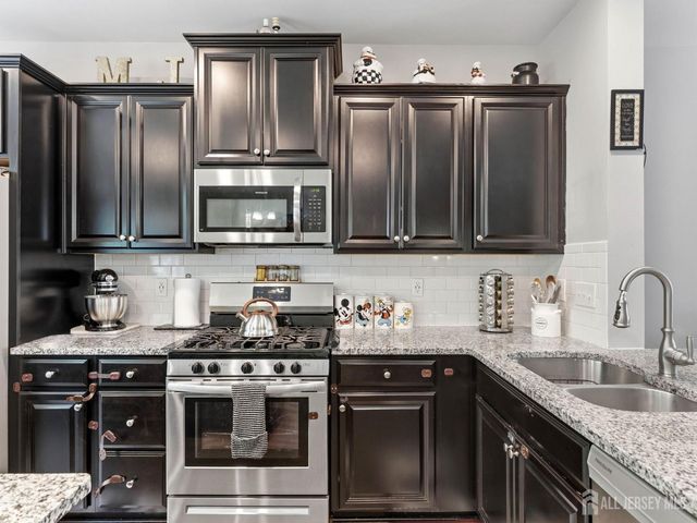 33 Sullivan Way, Evesham, NJ 08053
