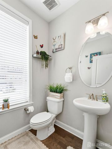 33 Sullivan Way, Evesham, NJ 08053