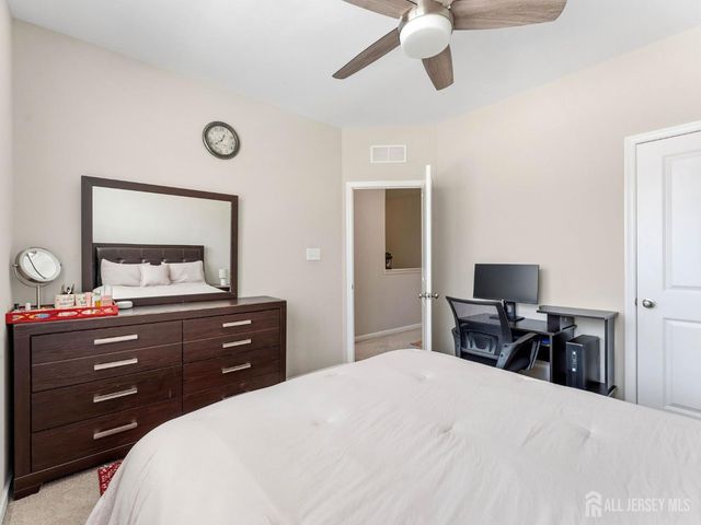 33 Sullivan Way, Evesham, NJ 08053