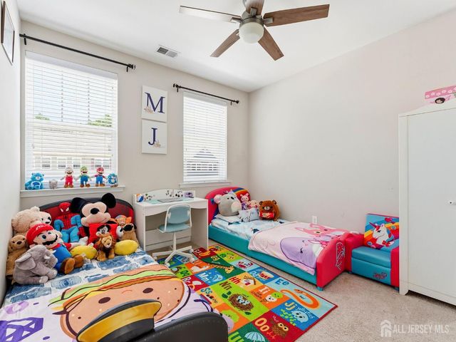 33 Sullivan Way, Evesham, NJ 08053