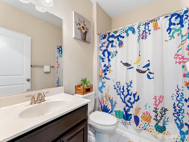 33 Sullivan Way, Evesham, NJ 08053