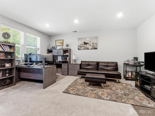 33 Sullivan Way, Evesham, NJ 08053