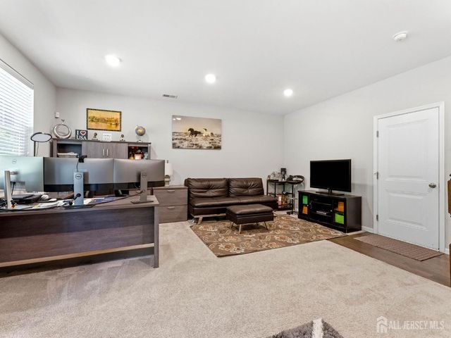 33 Sullivan Way, Evesham, NJ 08053