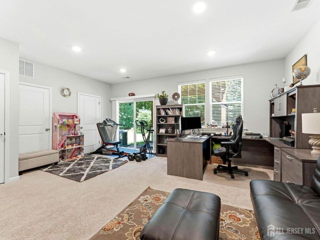 33 Sullivan Way, Evesham, NJ 08053