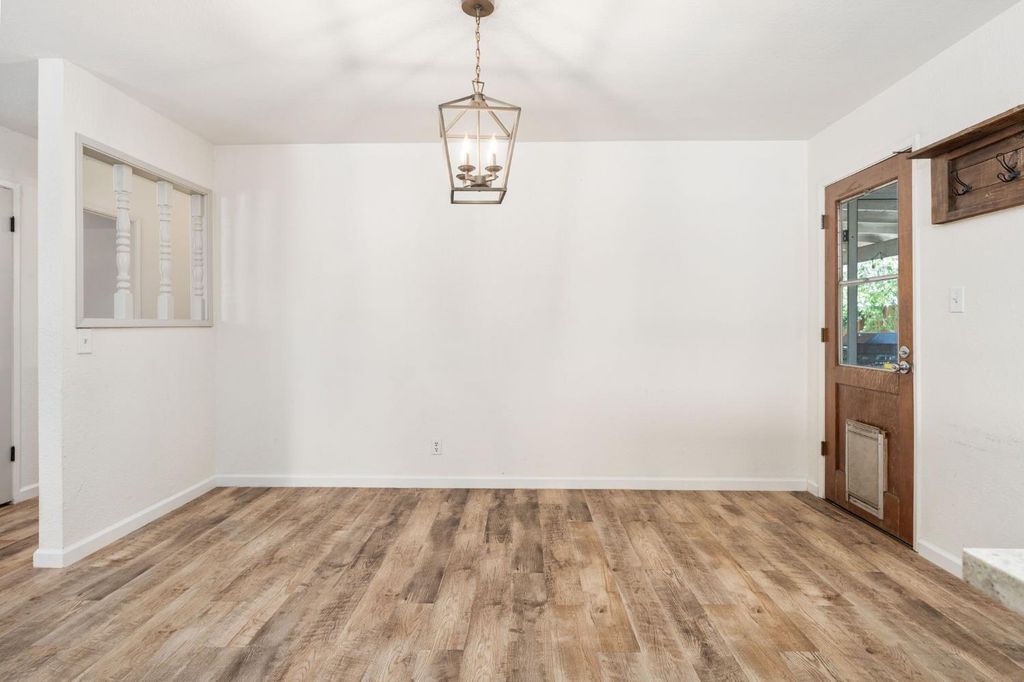 Image 17 of property listing at 2212 Goldridge Street, Selma, CA 93662