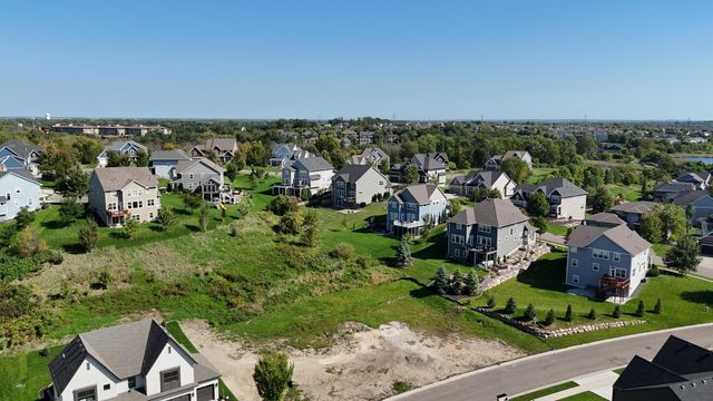 5240 Polaris Lane, Plymouth, MN 55446