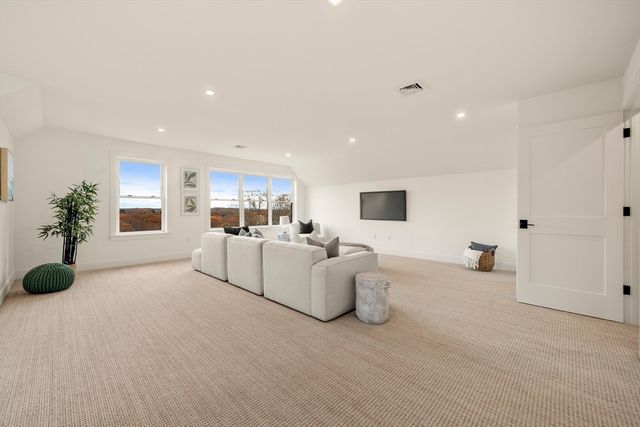 22 Mt. Zion Rd, Melrose, MA 02176