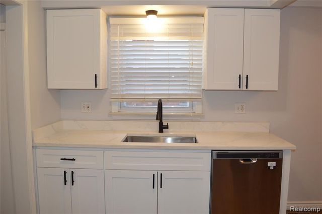 1065 Cloverlawn Boulevard, Lincoln Park, MI 48146