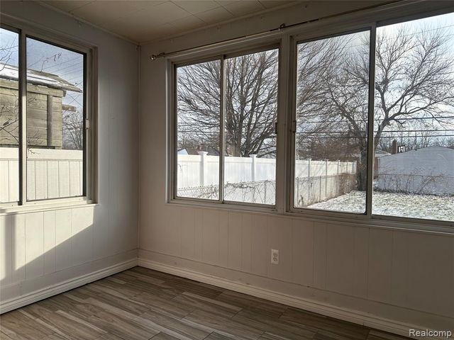 1065 Cloverlawn Boulevard, Lincoln Park, MI 48146