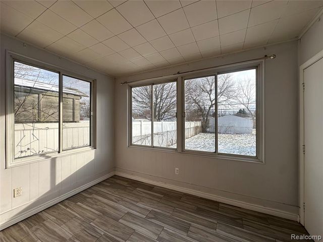 1065 Cloverlawn Boulevard, Lincoln Park, MI 48146