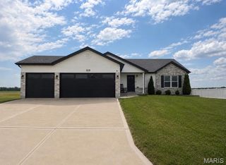 315 Late Harvest Drive, Wright City, MO 63390