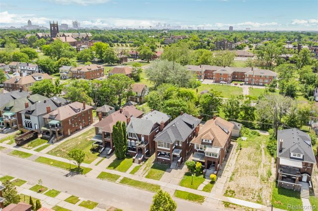 3251 Calvert Street, Detroit, MI 48206