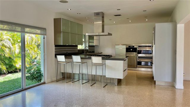 625 93rd St, Surfside, FL 33154