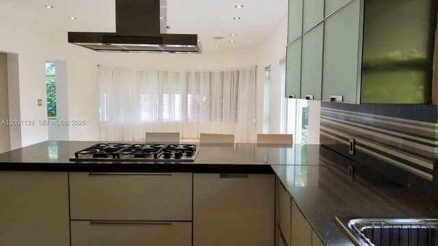 625 93rd St, Surfside, FL 33154