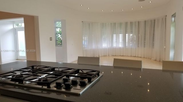 625 93rd St, Surfside, FL 33154