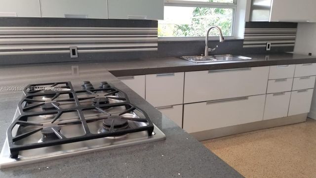 625 93rd St, Surfside, FL 33154