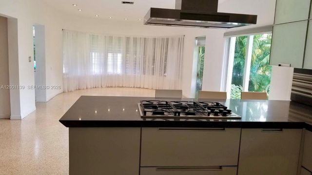 625 93rd St, Surfside, FL 33154