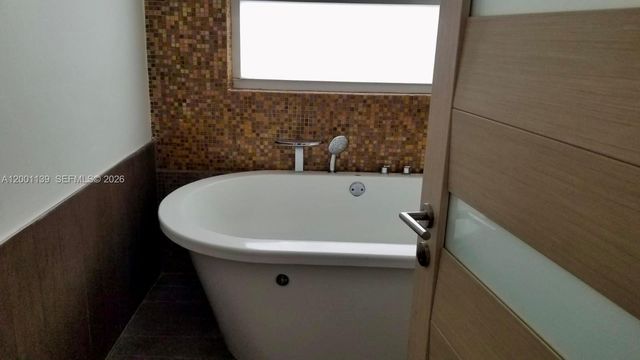 625 93rd St, Surfside, FL 33154