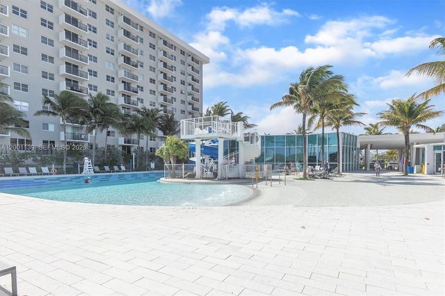 625 93rd St, Surfside, FL 33154