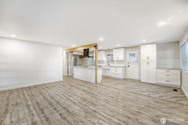 9632 S 216th St, Kent, WA 98031