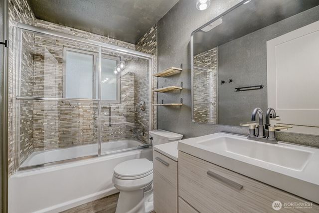 9632 S 216th St, Kent, WA 98031