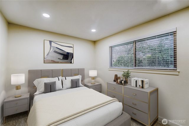 9632 S 216th St, Kent, WA 98031