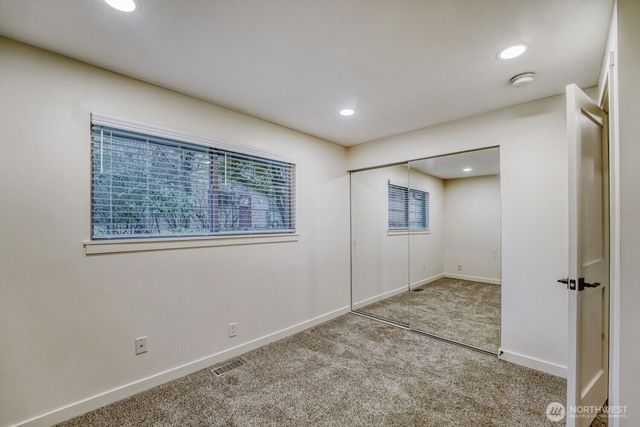 9632 S 216th St, Kent, WA 98031